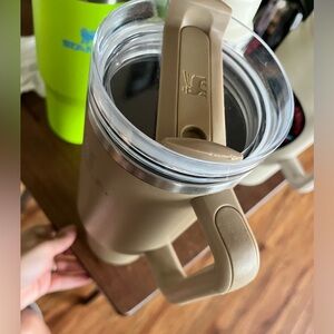 40oz Stanley in driftwood